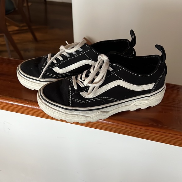 Vans - Picture 2 of 3